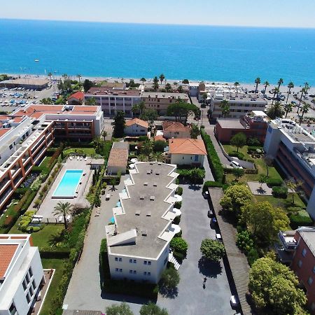 Hotel L'Etape Villeneuve-Loubet Εξωτερικό φωτογραφία