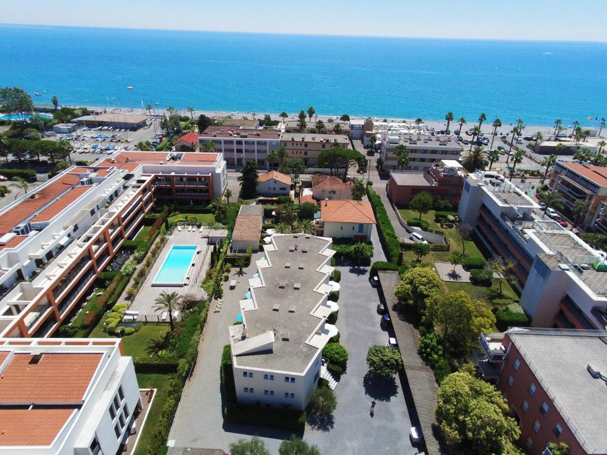 Hotel L'Etape Villeneuve-Loubet Εξωτερικό φωτογραφία